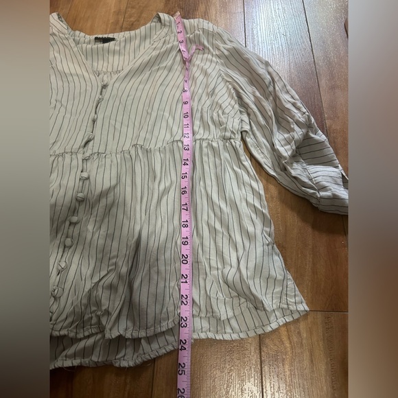 Torrid Plus Size Rayon Twill Button Front Top - Picture 6 of 11